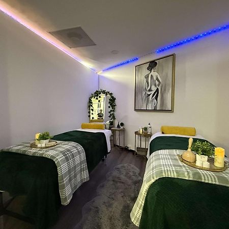 Grand Cantalagua Hotel Morelia, BW Signature Collection Exteriör bild Massage beds