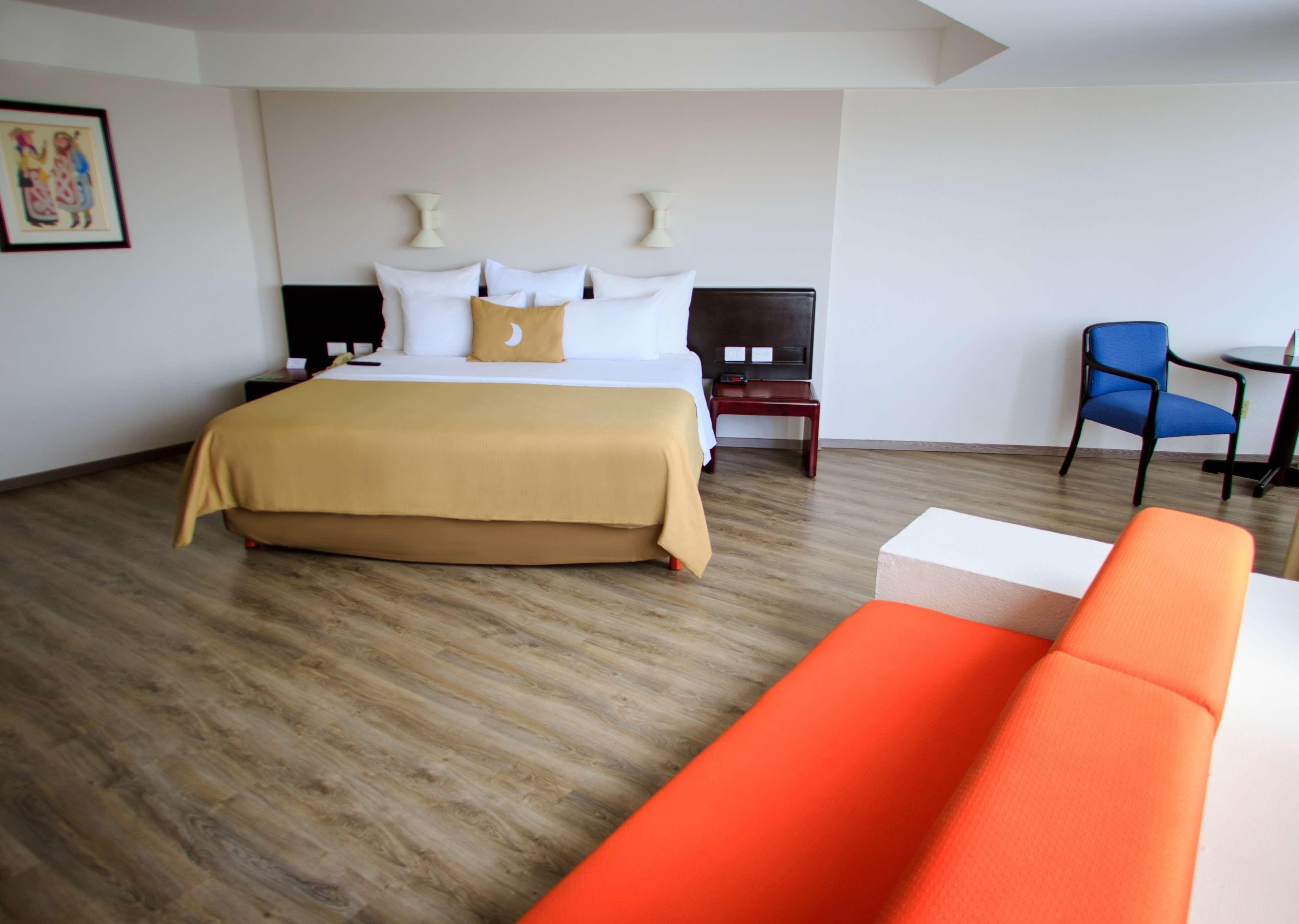 Grand Cantalagua Hotel Morelia, BW Signature Collection Exteriör bild A room at the hotel