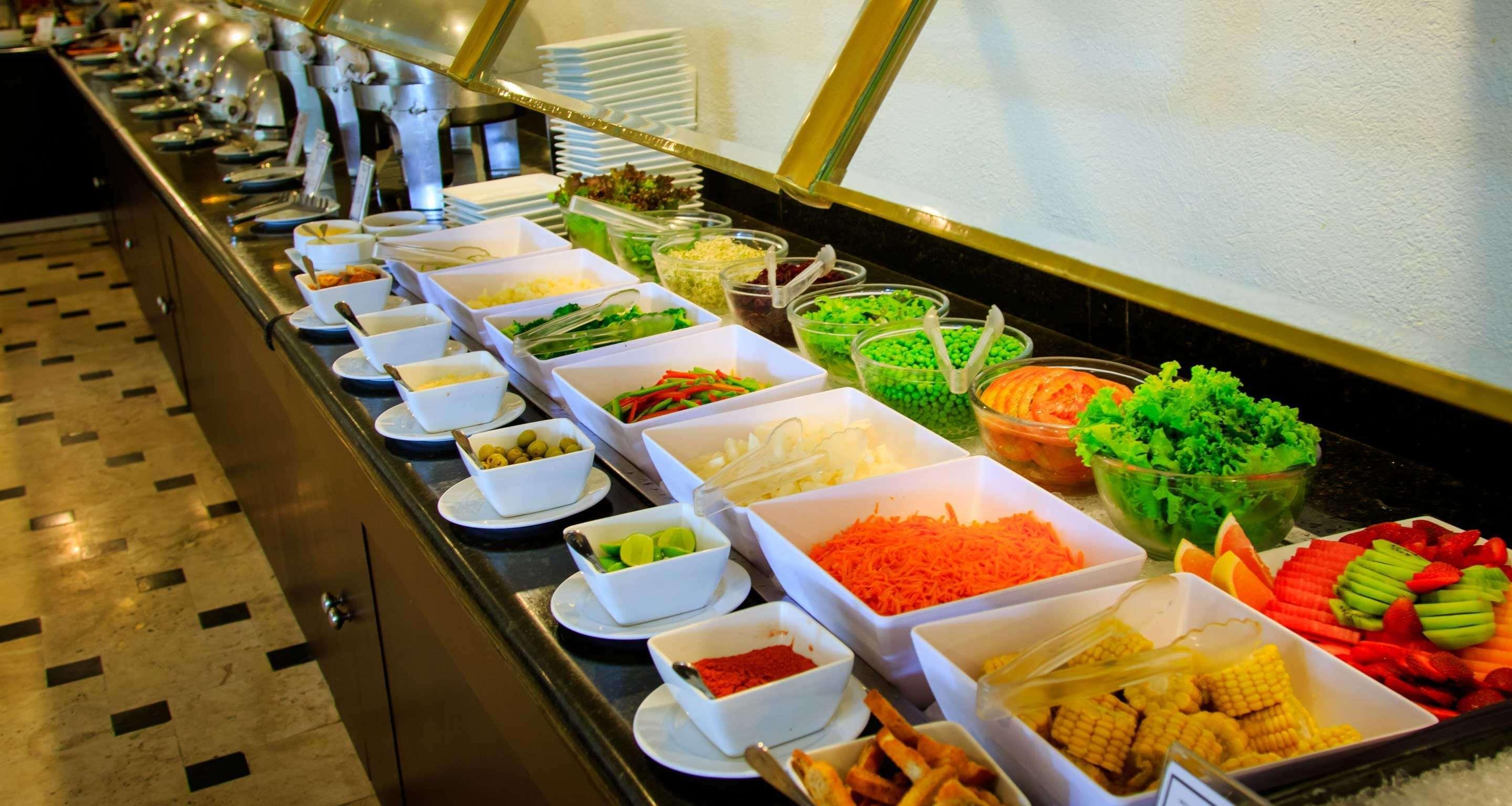Grand Cantalagua Hotel Morelia, BW Signature Collection Exteriör bild A salad bar