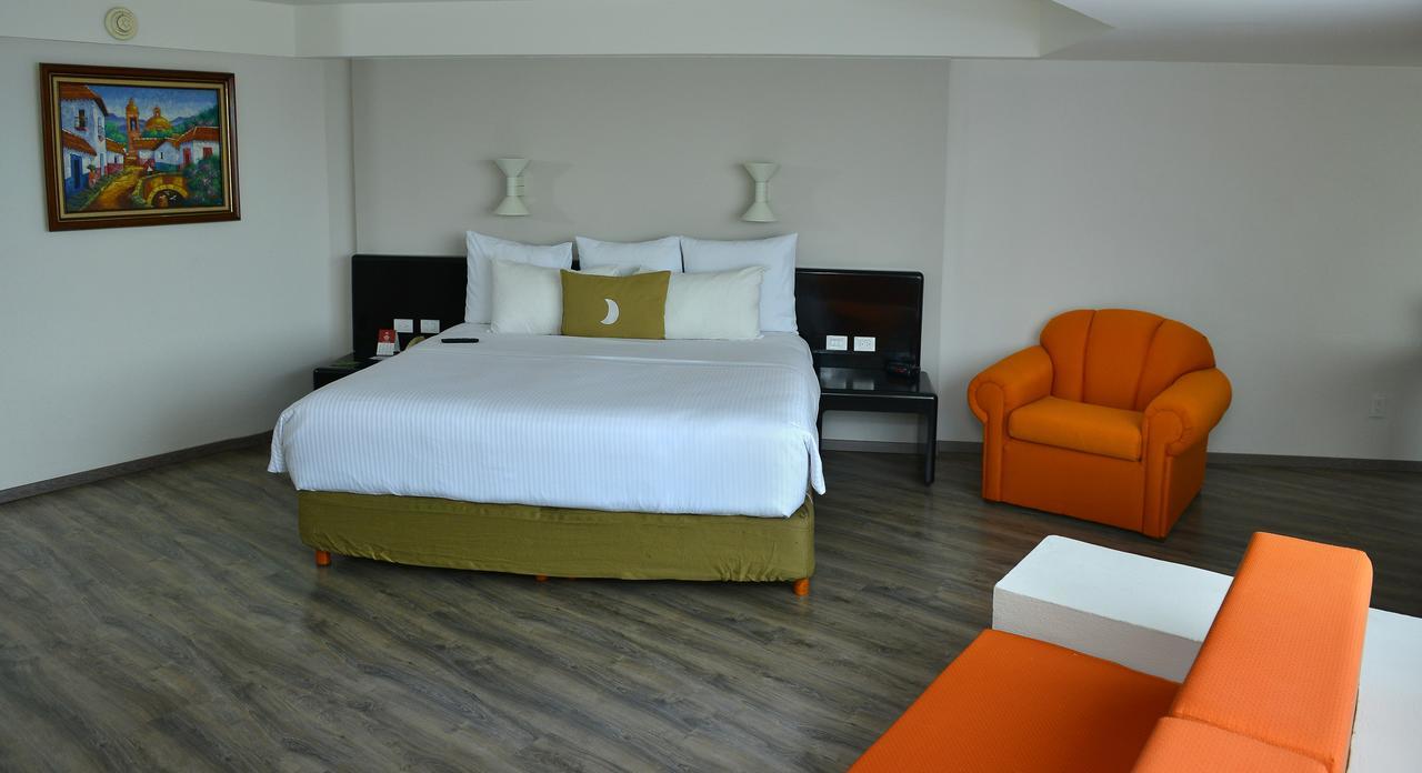 Grand Cantalagua Hotel Morelia, BW Signature Collection Exteriör bild A room at the hotel