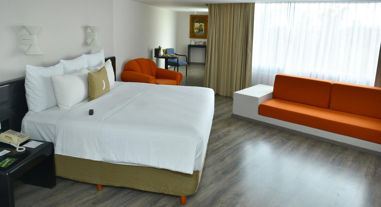Grand Cantalagua Hotel Morelia, BW Signature Collection Exteriör bild A room at the hotel