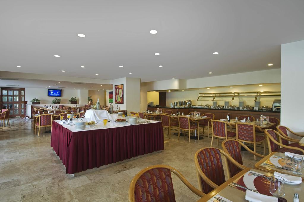 Grand Cantalagua Hotel Morelia, BW Signature Collection Restaurang bild The restaurant